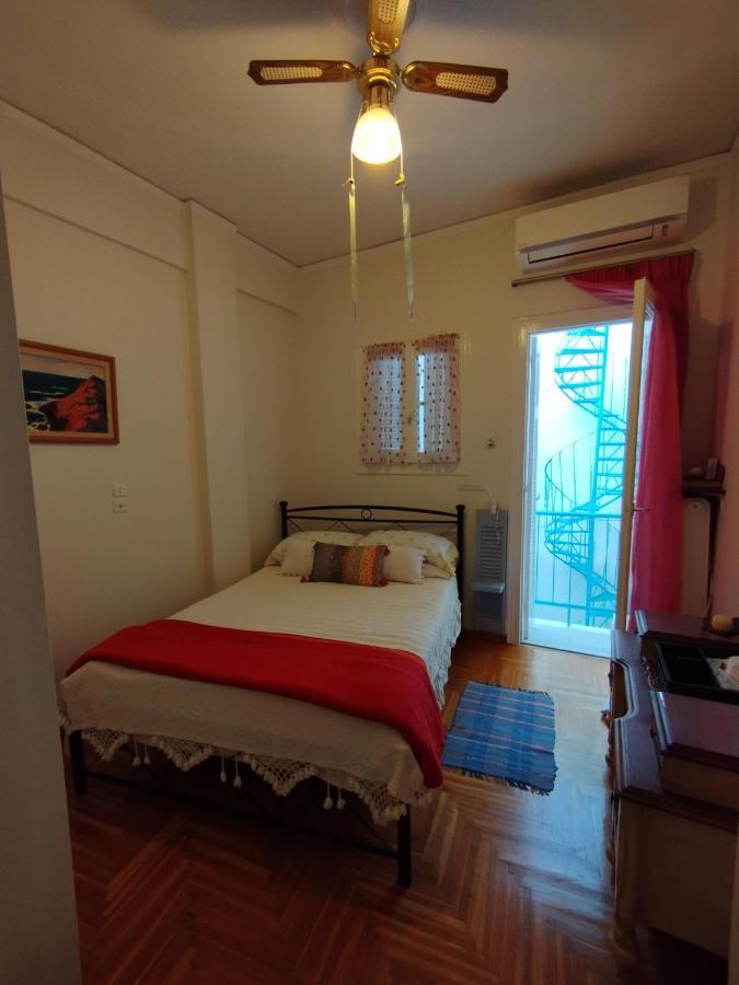 Mia'S Seaside Penthouse - Panoramic View Apartment Пирея Екстериор снимка